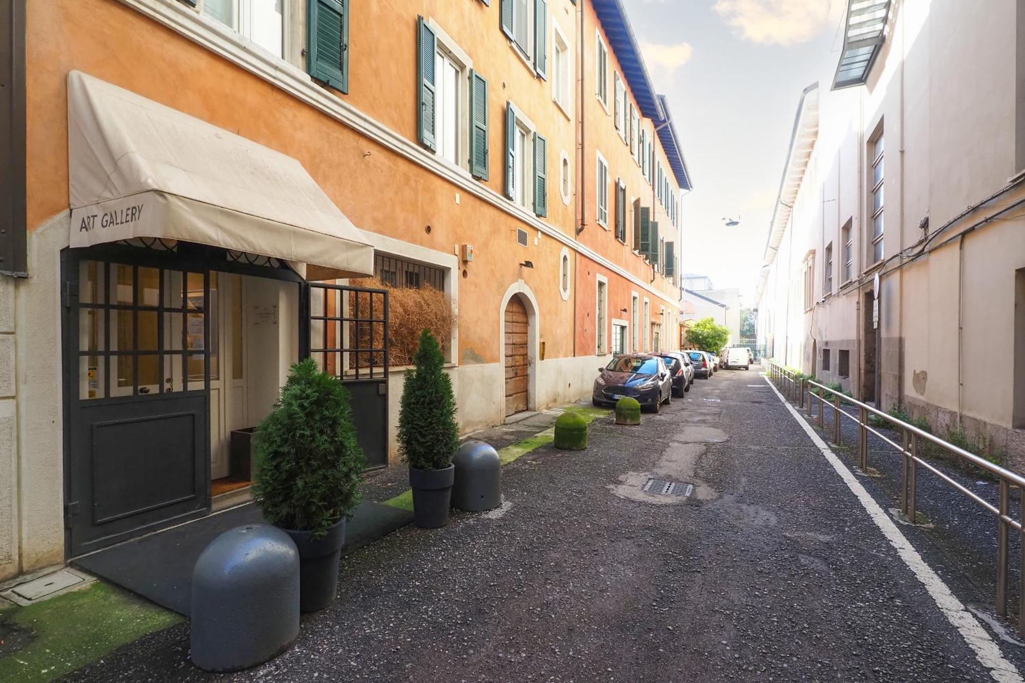 Enchanting Loft Between History And Tranquility Milan Luaran gambar