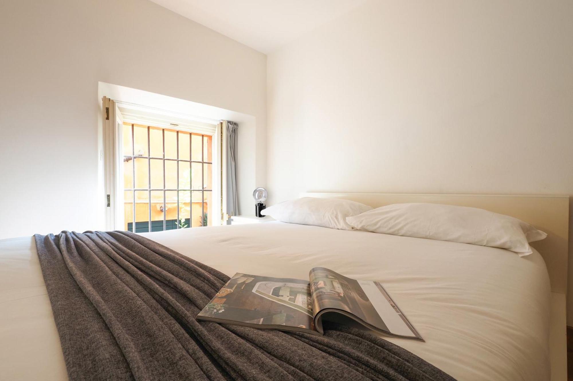 Enchanting Loft Between History And Tranquility Milan Luaran gambar